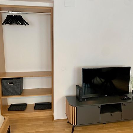 Air-Conditioned, Quiet Apartment With A Terrace In Center Of St Poelten - Smart Tv Sankt Poelten Eksteriør billede